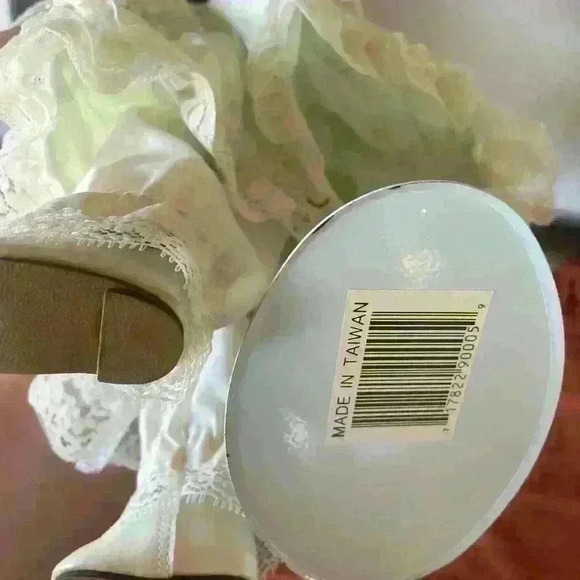 Dynasty Doll - Picture 6 of 8